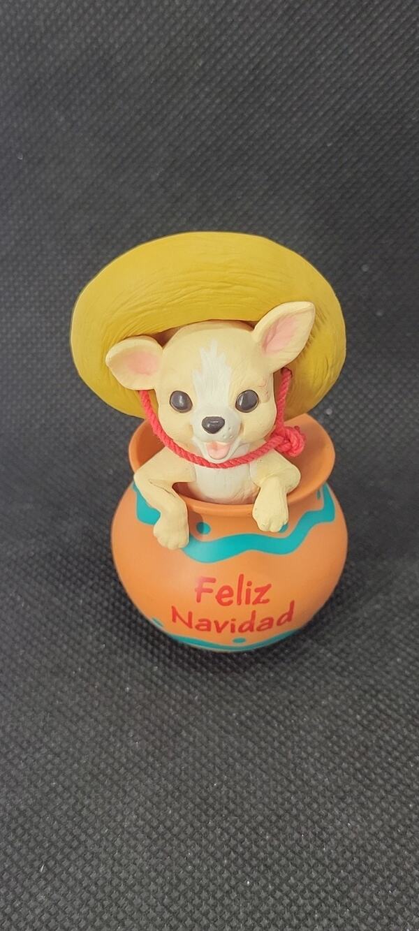 Hallmark Keepsake Ornament 1994 Feliz Navidad Chihuahua